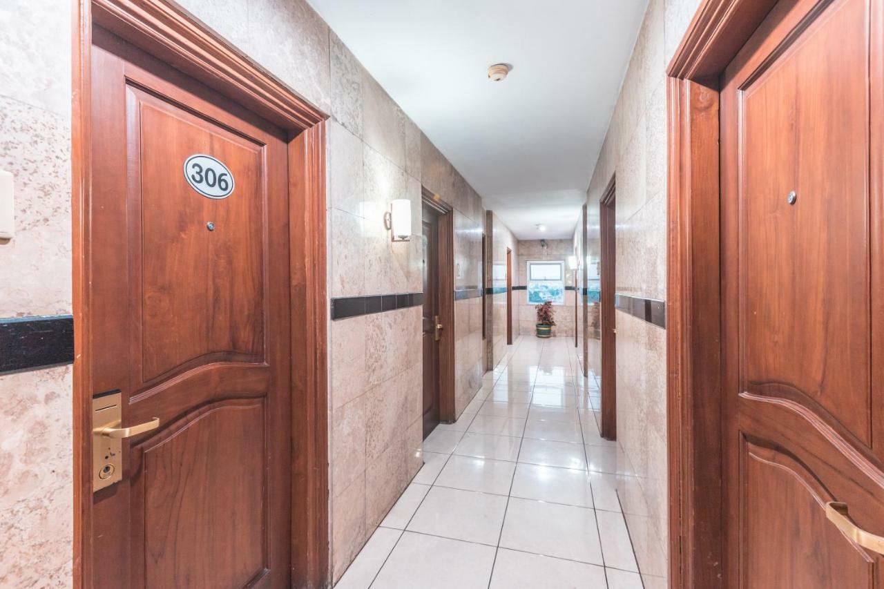 Oyo 1475 Alia Matraman Syariah Near Rs Premier Jatinergara Hotel Jakarta