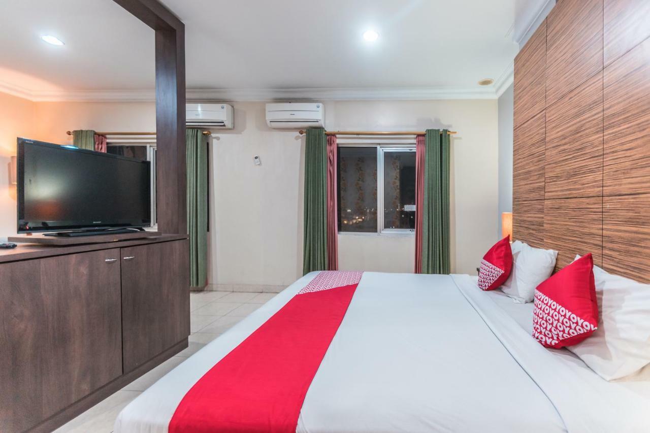 Oyo 1475 Alia Matraman Syariah Near Rs Premier Jatinergara Hotel 2*