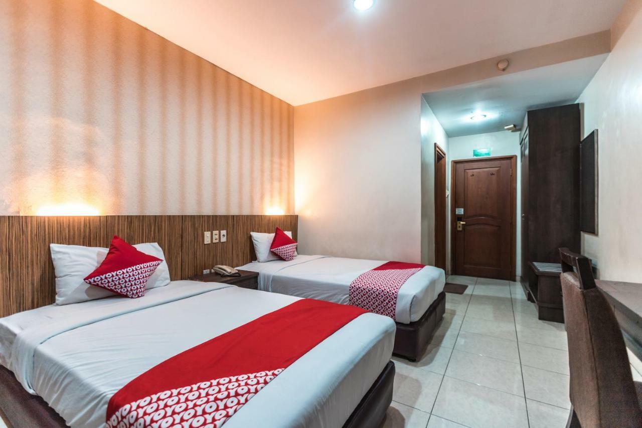 Oyo 1475 Alia Matraman Syariah Near Rs Premier Jatinergara Hotel 2*