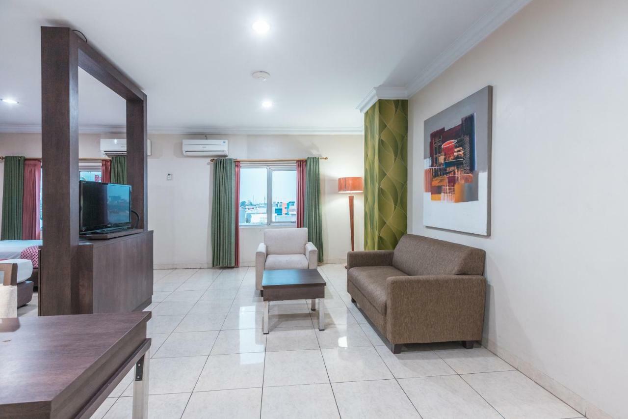 Hotel Oyo 1475 Alia Matraman Syariah Near Rs Premier Jatinergara 2*